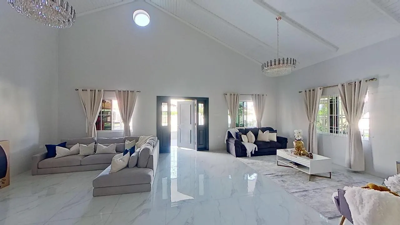 Edgewater Portmore Holiday Home Jamaica