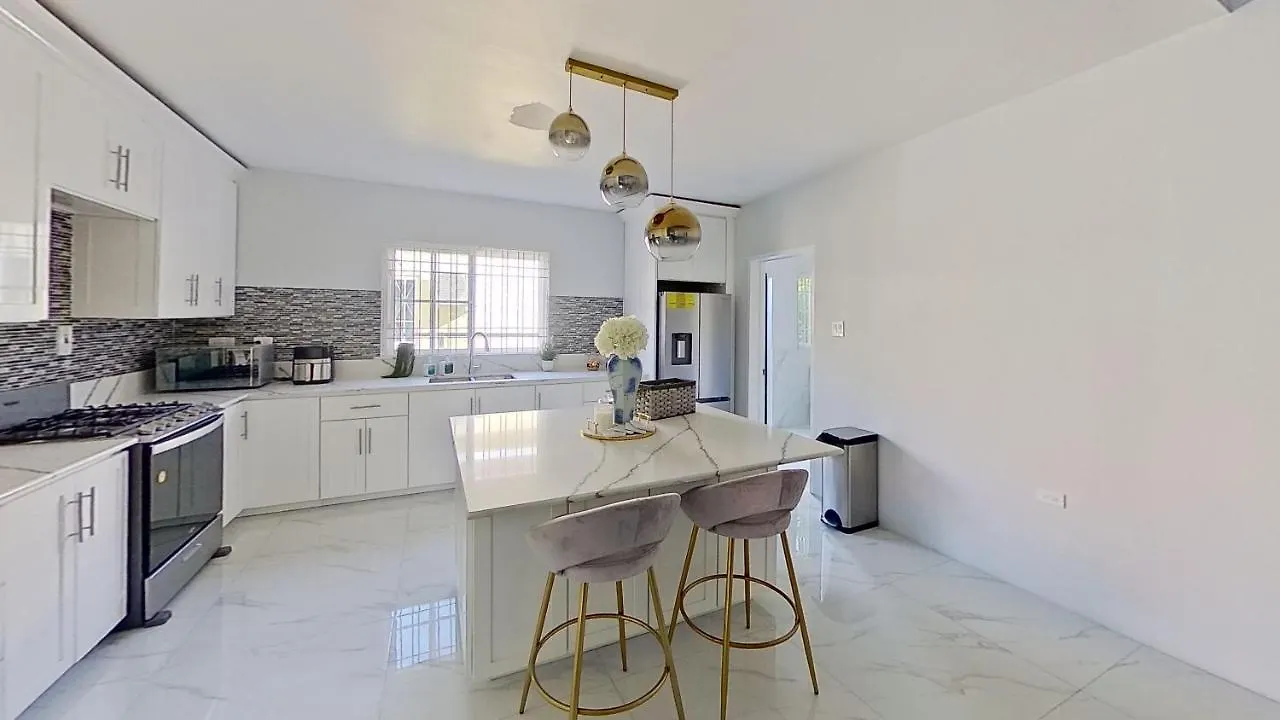 Edgewater Portmore Holiday Home Jamaica